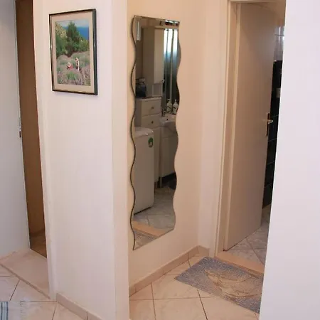 Apartment By The Sea Mirca, Brac - 2902