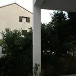 Apartment By The Sea Mirca, Brac - 2902 Supetar